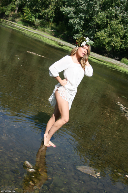 Image Of MeetMadden com 17 09 25 Walking On Water XXX iMAGESET-LEWD [XC]