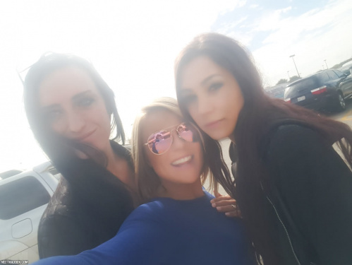 Image Of MeetMadden com 17 10 06 Out N About XXX iMAGESET-LEWD [XC]