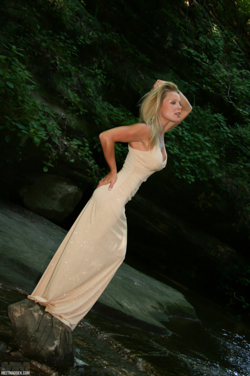 Image Of MeetMadden com 18 07 27 White Dress XXX iMAGESET-LEWD [XC]
