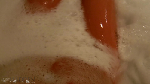 Image Of MeetMadden 19 12 11 Bath Jets XXX 1080p MP4-LEWD [XC]