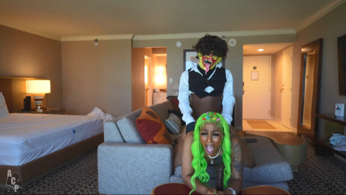 Image Of ManyVids - GIbbyTheClown - Moee Baby Fucks Gibby The Clown Before Catching Her Flight 1080p