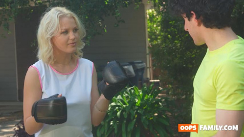Image Of OopsFamily - Annaleigh Reno - Fucks like a slut, stings like a bee (27.06.2025)