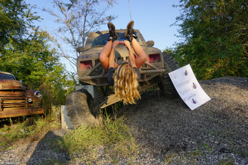 Image Of MeetMadden com 21 09 27 4x4 Jeep XXX iMAGESET-LEWD [XC]