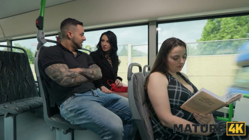 Image Of Mature4k - Vitoria Vonteese - Straphangers (28.06.2025)