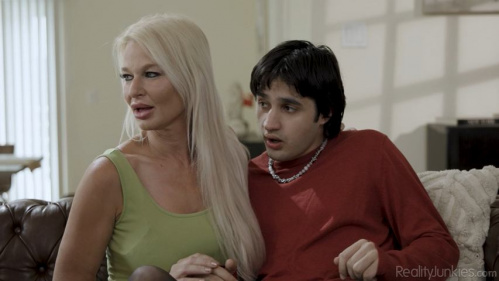 Image Of RealityJunkies - London River - Mommy Swap 4 - Mommy Needs A Pounding (04.07.2025)