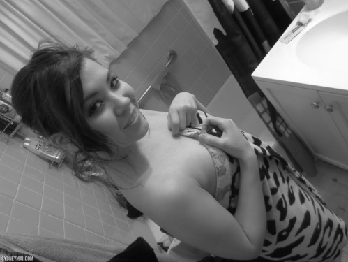 Image Of SydneyMai com 14 05 23 Shower Black And White XXX iMAGESET-LEWD [XC]