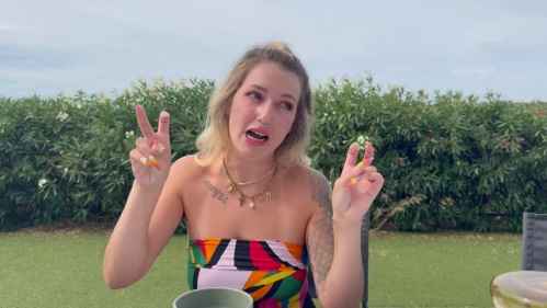 Image Of JacquieEtMichelTV - Livia - 28, knows what she wants (07.08.2025)