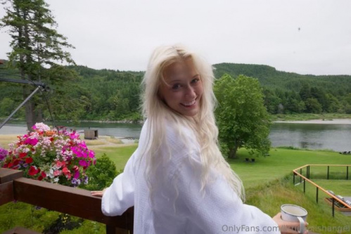 Image Of OnlyFans - LittlePolishAngel - Airbnb Sextape