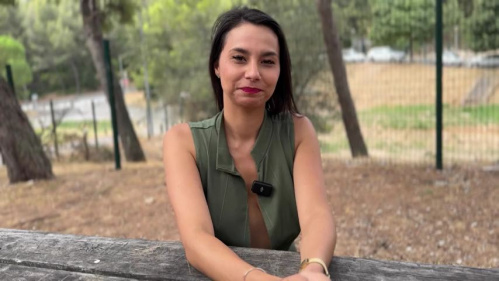 Image Of JacquieEtMichelTV - Lia - 28, always loves to be on the move (12.08.2025)