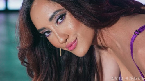 Image Of EvilAngel - Chloe Amour - Mon Amour Scene 3 Gangbang (03.09.2025)