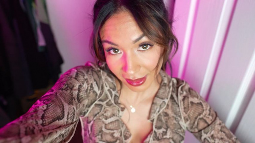 Image Of ManyVids - Sloane Sabbath - The Sneaky Domme In Your Office