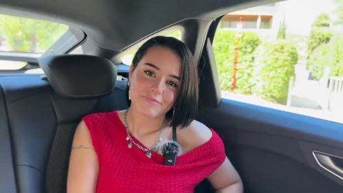 Image Of JacquieEtMichelTV - Rose - Is blowing out two big candles for her 20th birthday (17.09.2025)