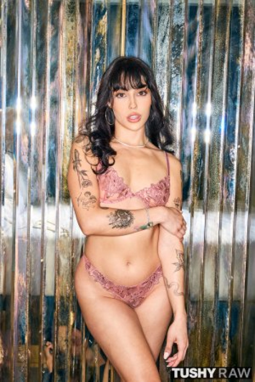 Image Of TushyRaw - Vanessa Sky - Naughty Smokeshow Gets Her Round Ass Stretched (12.10.2025)