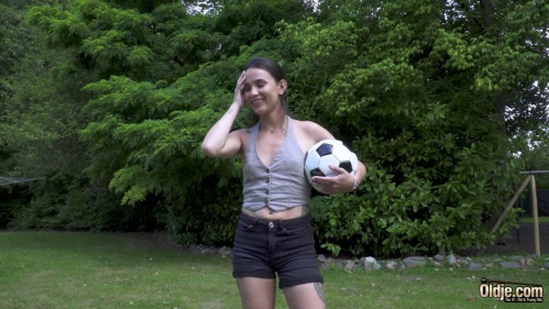 Image Of Oldje - Lucy Mendez - Problem Solver