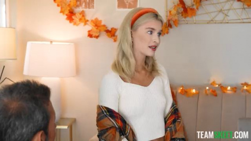 Image Of ExxxtraSmall - Emma Rosie (23.10.2025)