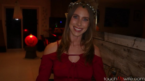 Image Of TouchMyWife - Anya Olsen - Wifey Gets Horny On Halloween (31.10.2025)