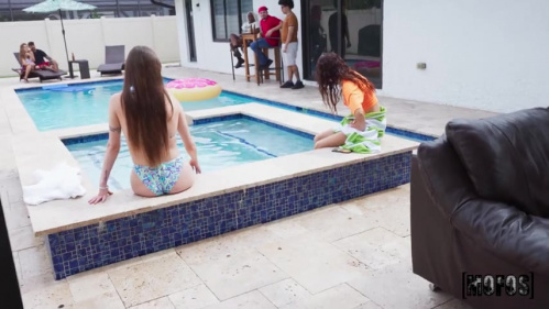 Image Of HesGotRizz 25 12 11 Selina Bentz And Tess Thompson Party In My Pants XXX 480p MP4-XXX [XC]