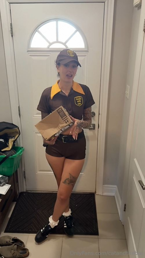 Image Of OnlyFans - Chrissy Xo - Delivery Girl BJ And Facial