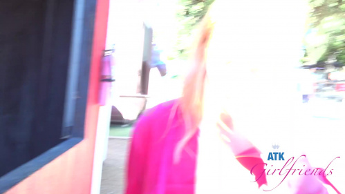 Image Of ATKGirlfriends 25 12 13 Dez Hansen Farm Date 1 XXX 1080p MP4-WRB [XC]
