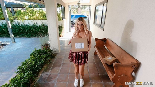 Image Of Brazzers - Meagan Moore - The Porch Pirate (14.12.2025)