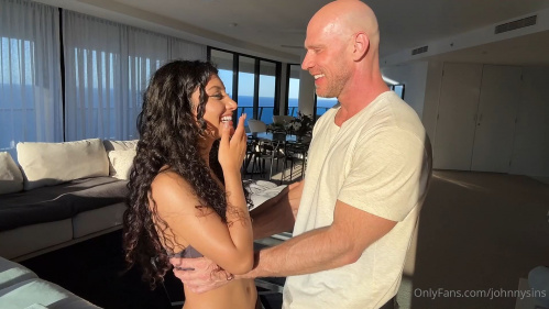 Image Of OnlyFans - Kiwi Princess aka Jasminx, Johnny Sins 1080p
