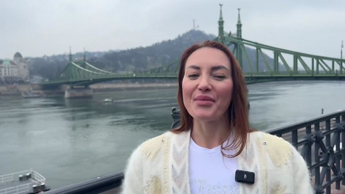 Image Of JacquieEtMichelTV - Julia Maze - 28, loves French culture! (05.02.2026)