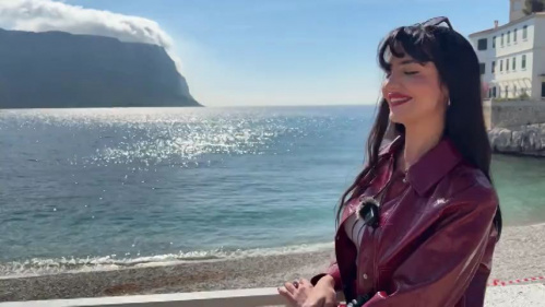 Image Of JacquieEtMichelTV - Lola - 25 years old, from Nice! (17.04.2026)