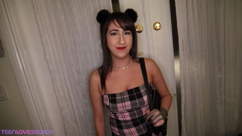 Image Of TeenLovesBlack - Tiny Khloe - Rock Climbing