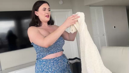 Image Of HouseholdFantasy - Lindsay Lee - Day Off With Thick Step-Mom