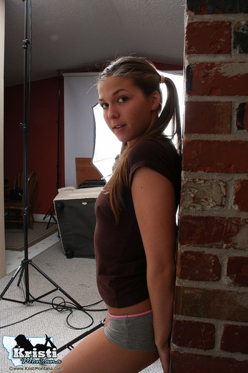 Image Of KristiMontana com Brick Wall XXX iMAGESET-LEWD [XC]