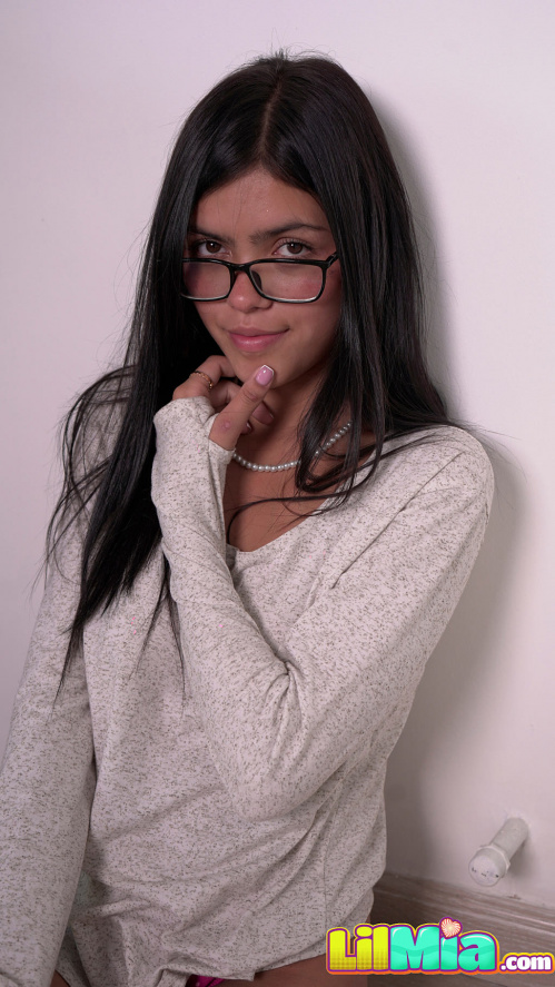 Image Of LilMia com Naughty Selfie Time XXX iMAGESET-LEWD [XC]