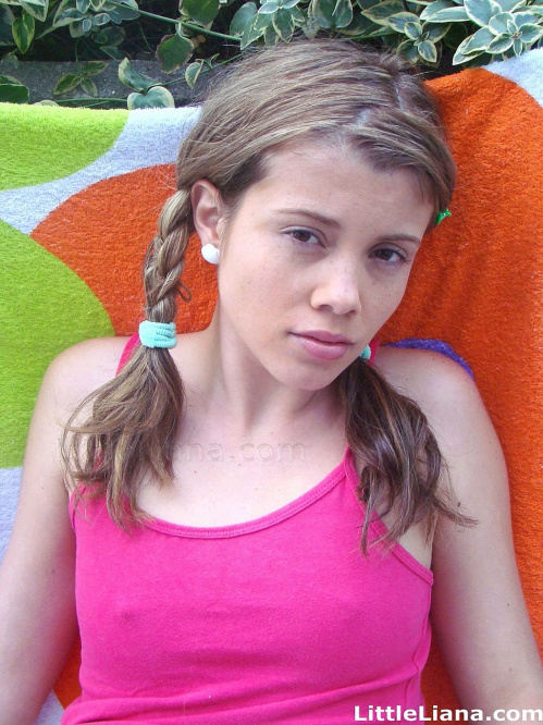 Image Of LittleLiana com Set 05 Liana Has A Nice Time At The Pool XXX iMAGESET-LEWD [XC]